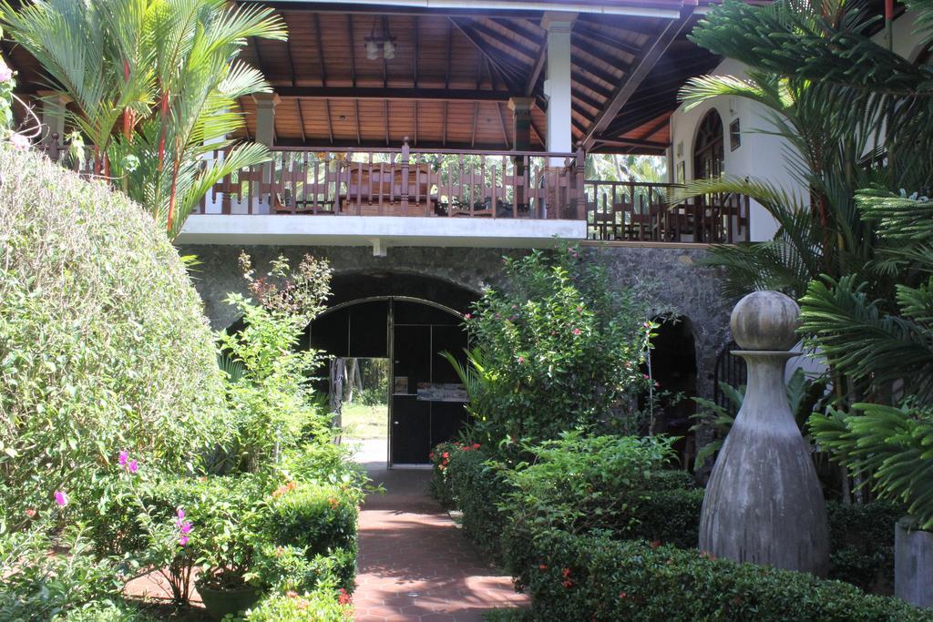 Hotel Bentota Village Kültér fotó