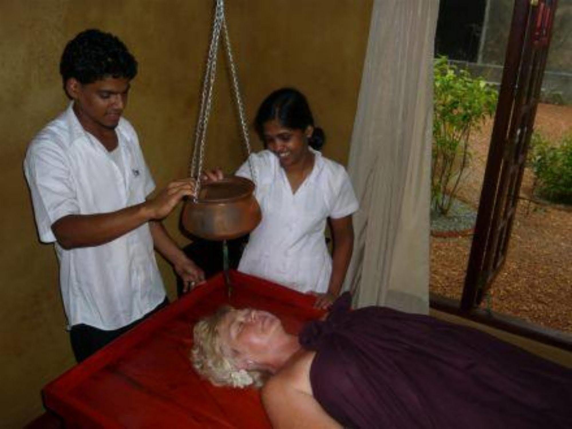 Hotel Bentota Village Kültér fotó