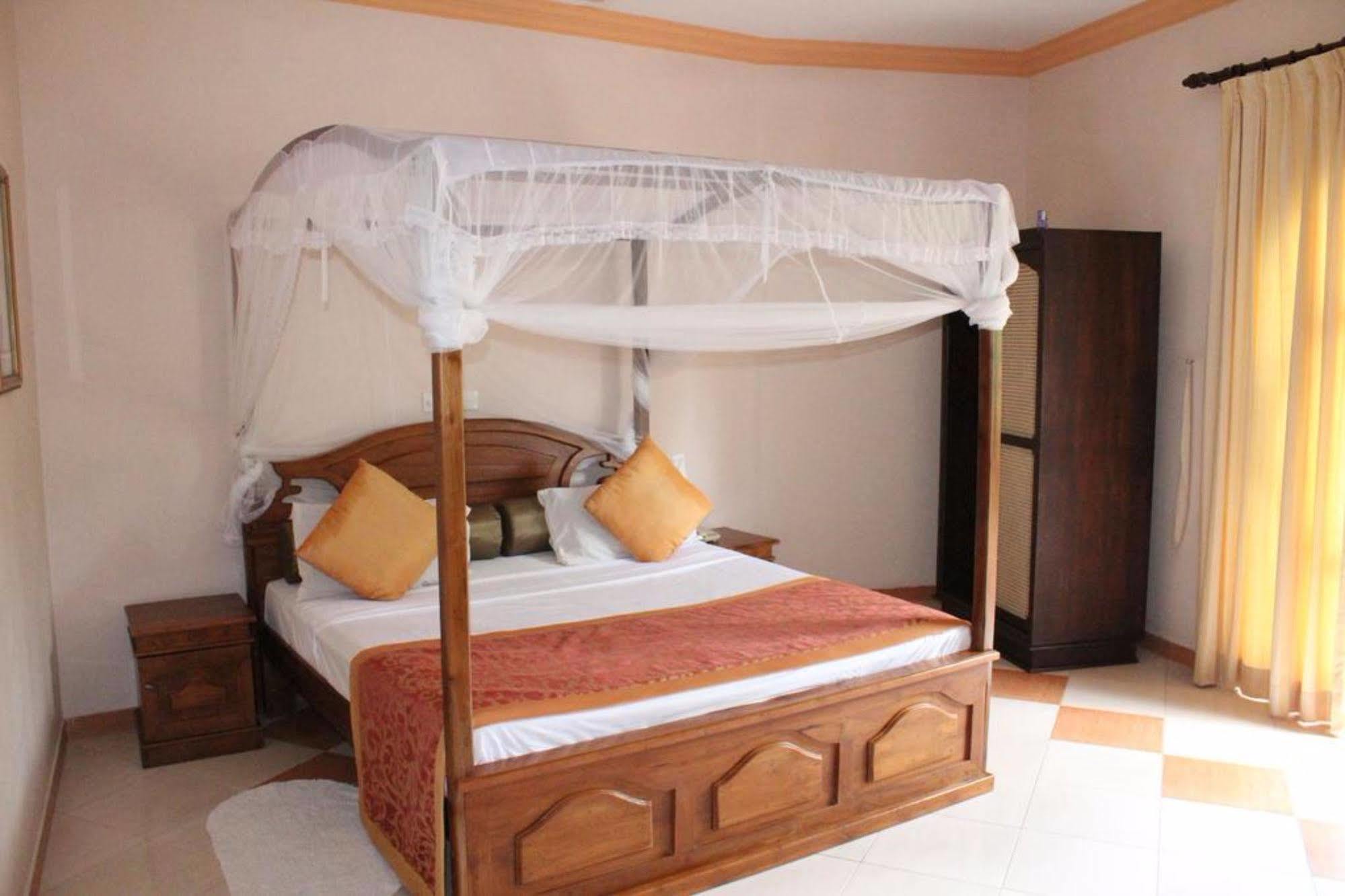 Hotel Bentota Village Kültér fotó