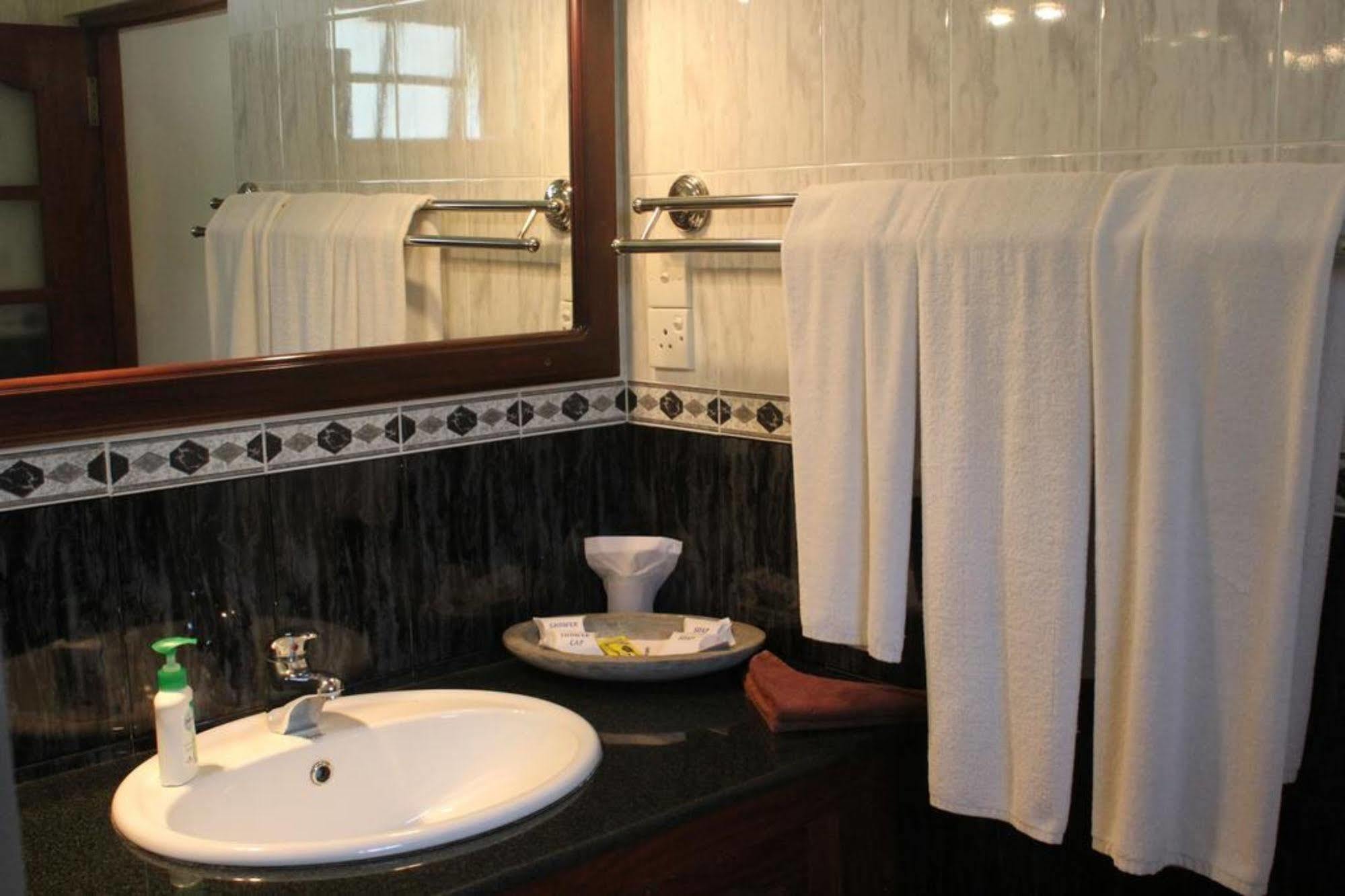 Hotel Bentota Village Kültér fotó