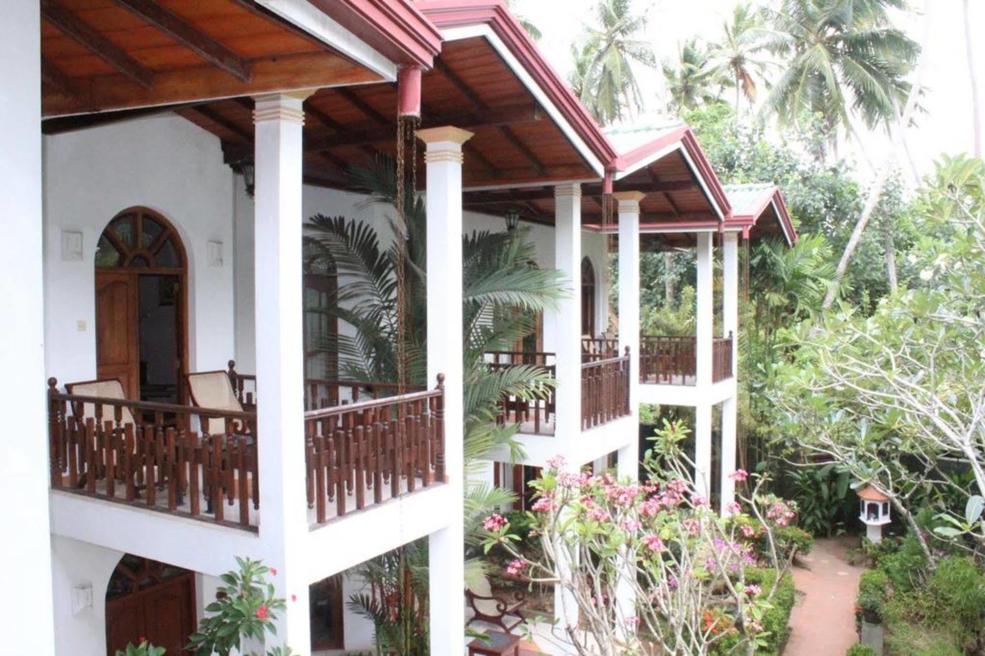Hotel Bentota Village Kültér fotó